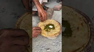 CHACHA  SELLING DESI SAAG PARATHA|#saagparatha #desinashta #breakfast