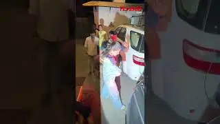 Алия Бхатт запечатлена в непринужденном, повседневном образе, когда выходит на улицу.