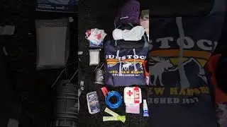 All the things I carry in my snowboard backpack at all times! comment if you want more details!