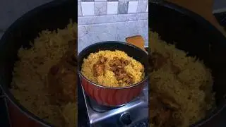 Something is cooking in the kitchen aa!🐔😂#youtubeshorts #youtube#shortsvideo #food #chicken#eating