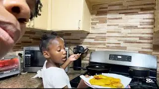 TEACHING MY 8YRS OLD DAUGHTER TO FRY CHICKEN AND GREEN PLANTAINS (JAMAICAN STYLE)