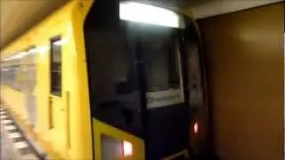 U6 Einfahrt Ullsteinstra&szlig;e H97-5016 BVG U-Bahn Berlin [HD]