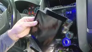 Демонтаж магнитолы в Ford Escape 08-12