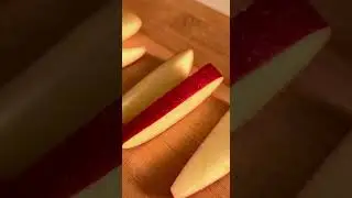 &ldquo;The Apple Slice That Feared the First Cut 🍎&rdquo;#foodasmr #AppleStory  #FoodASMR #EmotionalFood #short
