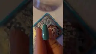 Simple Paisley print nails