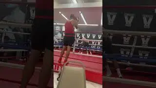 Sparring figuring it out #boxingsparring #boxing #boxingtraining