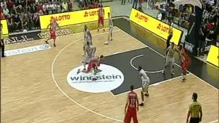 KILL BILL SHOW AGAINST BROSE BASKETS