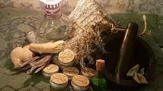 de kruidenheksen maken natuurlijke vapo rub / verkoudheidsbalsem in de natuur