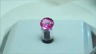 Zafiro Rosa de 7,50 Quilates de Talla Ovalada. VVS. Procedente de la India