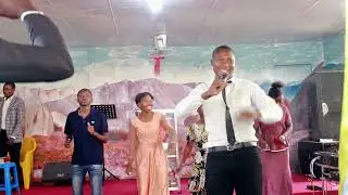 ANAITWA NOAH MJELWA MWIMBAJI WA ZA IJNJILI  YUPO  TAYARI  MIALIKO