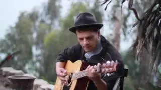Música para avenidas muy iluminadas - Retrato del artista Mario Silvania