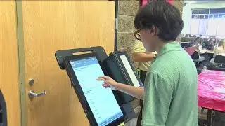 Elections groups hold voter registration event at Perrysburg High School