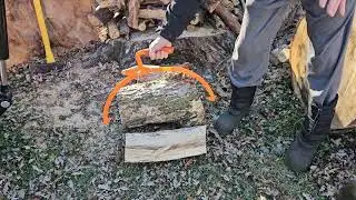 Easily Transport Logs With This Handy Log Carrier