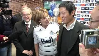 Whitecaps FC 2011 - YP Lee visits H mart
