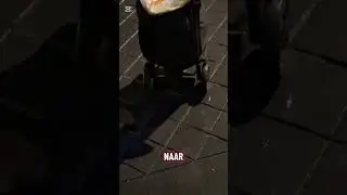 Ik stond stil.Keek omhoog en maakte een video van de prachtige kasteelru&iuml;ne die verlicht was.🏰✨