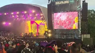 Sex Pistols with Frank Carter - Pretty Vacant - Live at Download Festival 2025 (Frank in the Pit)
