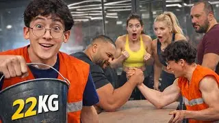 Cleaner vs Bodybuilders 😳 22 kg 🪣BUCKET prank 
