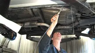 Anti-roest behandeling van een oldtimer door Dinitrol anti roest center Gosliga & Zn te Leeuwarden