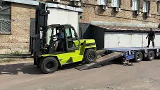 НОВИЙ дизельний  навантажувач CLARK C80D заїжджає на трейлер \\  NEW CLARK C80D Drives Into Trailer