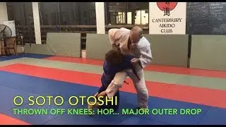 KNEE DROP -  THROWING DRILLS        by Graeme Spinks