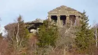 DONON - vid&eacute;o 11 : vue d'approche du c&eacute;l&egrave;bre temple pa&iuml;en (2014) -