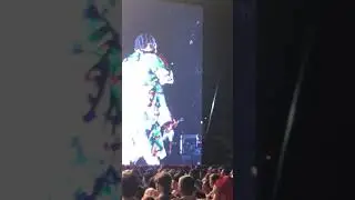 Kendrick Lamar brings fan Rohan Ghosh on stage at Hangout Fest 2018 #hangout2018 #kendricklamar