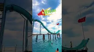 Flew into the sea #aquapark #sea #waterslide