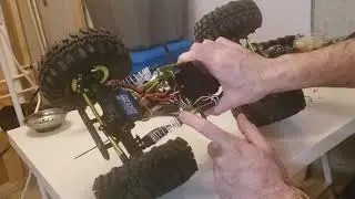 Exceed Maxstone или Redcat Everest 10, переделанные в Axial AX10 Scorpion comp crawler