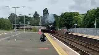 5029 'Nunney Castle' taking its time through Newton Abbot 19/07/2025