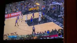 Golden State Warriors Beautiful Sequence of Passing the Basketball.