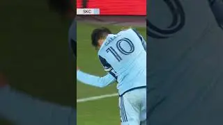 Jake Davis from way out for Sporting Kansas City 🤩