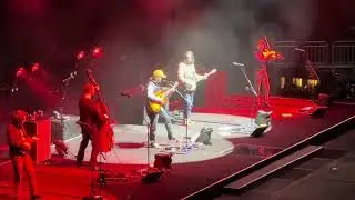 Billy Strings &ldquo;Heartbeat Of America&rdquo; KFC Yum Center-Louisville, Ky 12/5/2025