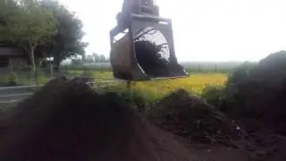 zeefbak aan midigraver zeefmazen van 2 bij 2 cm www.vannieropvof.nl