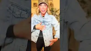 It&rsquo;s gorgeous fr 🤩🩵✨#denimjacket #jeanjacket #fallfits #sweaterweather #fallfit #momfashion