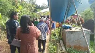 MUSIK BAMBU DIBUNYIKAN SAAT PENGANTI KELUAR DARI RUMAH MENUJU KE GEREJA JEMAAT SISO 28 JANUARI 2026