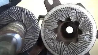 Старая Мексиканская мельница против Сибирских кедровых орехов. Vintage corn mill/Siberian pine nuts
