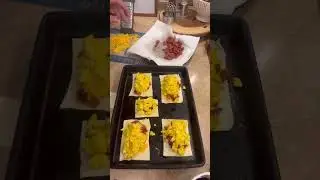 Горячие слоеные пирожки на завтрак! #идеидлязавтрака #наскорой #занятыемамы