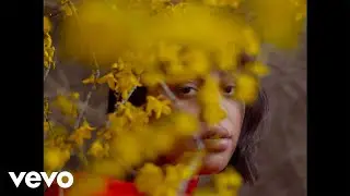 Lil Halima - Train