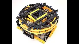 LEGO Technic motorised display turntable