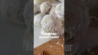 EASY 5 INGREDIENT ALMOND FLOUR SNOWBALL COOKIES | Gluten Free Cookie Recipe