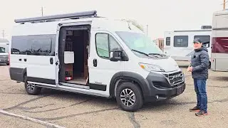 Автодом TRAVATO 59G 2025 года выпуска, цвет &laquo;ярко-белый орех&raquo;, отделка &laquo;голубой&raquo;! Winnebago ProMa...