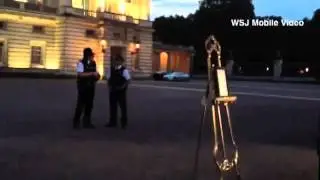 Royal Baby Video | Crowds Outside Buckingham Palace for Royal Baby