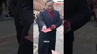 🏴󠁧󠁢󠁥󠁮󠁧󠁿 Berry helps a kid to receive Lucky Money | Manchester, England