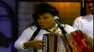 María Díaz - Si Pudiera Bien De Mi Alma (con el Alemán en el sax)