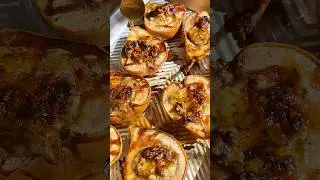 Peras rellenas. Una delicia! #peras #quesoazul #singluten #recetasfaciles #recetas #perasrellenas