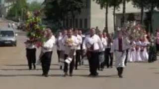 Celebrating the unique wedding styles of the Carpathian Mountains