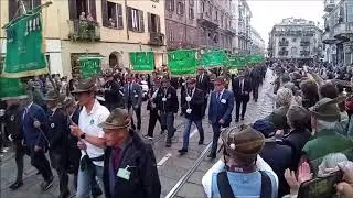 Alpini-Milano 2019 adunata nazionale Alpini la sfilata della bandiera di guerra
