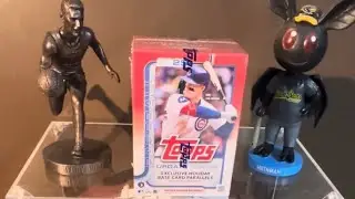 Checking out the new 2025 Topps Update Blaster Box! #topps #cardcollector #mlb #sportscards