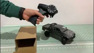 FMS  Toyota Tacoma 1/24, crece la familia!