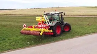 Grünlandpflege mit APV GP 300 M1 & PS 300 M1 / Meadow cultivation with the APV Grassland Pro Harrow